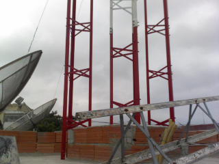 4 modulos de 3 ,10 cada,1 de 1,30 mtrs na base