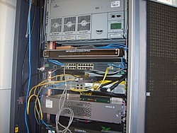 17http://under-linux.org/album...