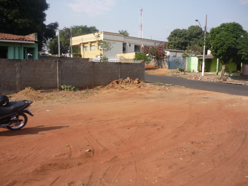 Terreno onde vai ser montada a torre. 20m de frente x 52m de fundo :D