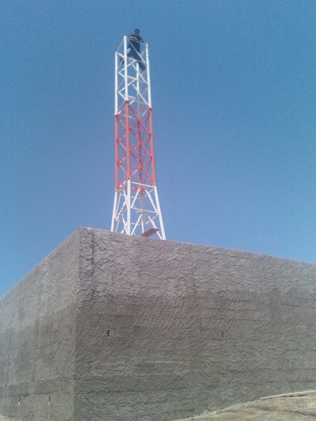 Finalização da montagem da torre.