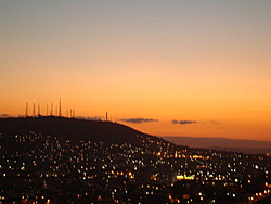 Morro das Antenas, em Porto Alegre ,RS.
Aqui se concentram todas as principais torres de transmissão do estado do RS.
Tem desde 400mhz até 23ghz .