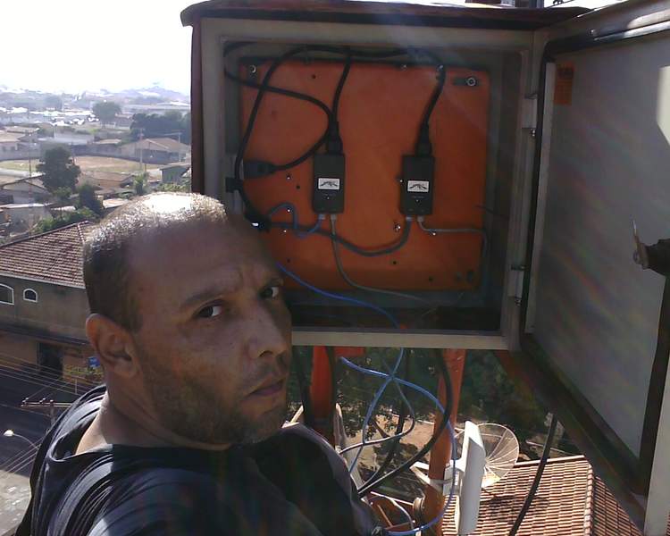 Manutenção em repetidora (torre 3), sai pc-ap, entra ubiquiti