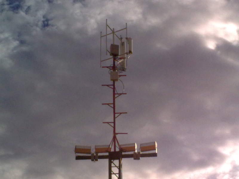 A ideia foi minha, adaptei uma torre telescopica para montar o pop, e soldeia a escada,