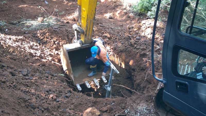 Fundação da ancora do estaios de uma torre de 45 mts