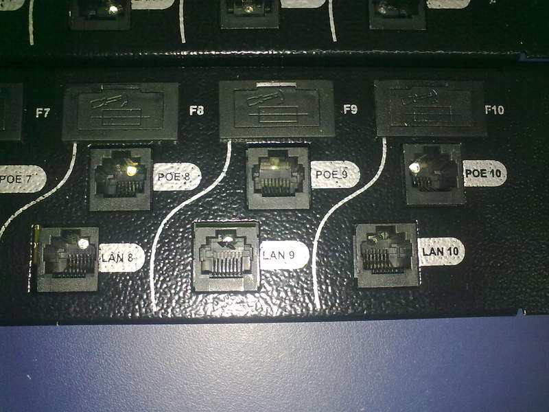 Detalhe do Patch Panel POE.