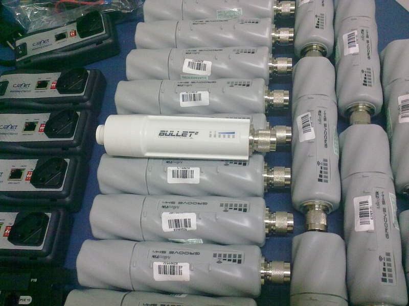 Grooves Mikrotik e Bullet2 para comparação de tamanho.