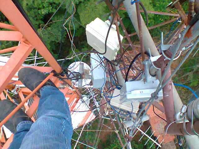 Dividir torre com radio e televisão e complicado. bagunça doida.