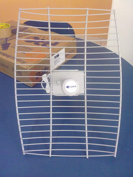 Detalhe da Antena 5.8 Proeletronic 23dBi