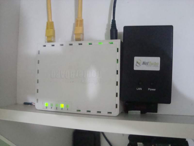 Hub Mikrotik 100mega + Fonte reserva