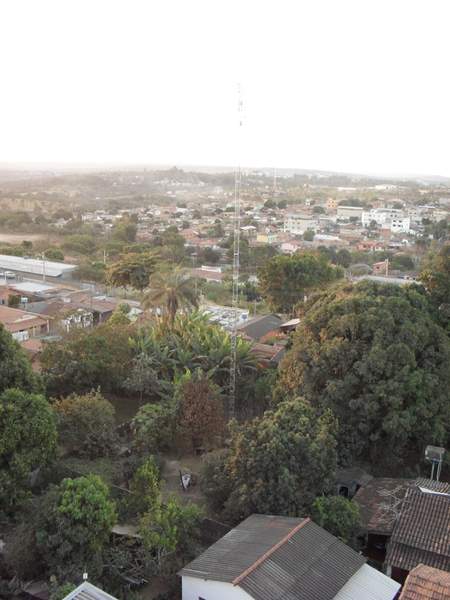 Torre do concorrente- Reparem nos estaios..