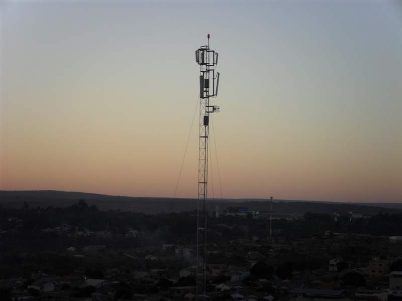 Torre do concorrente- Reparem nos estaios..