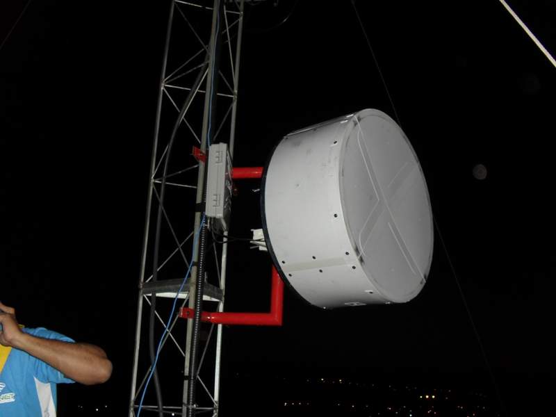 Radome com Rocket 30 e R52HN Fazendo PTP