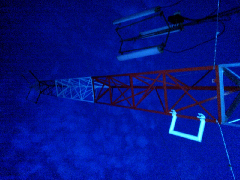 FOTO RETIRADA A NOITE DEPOIS DE UM DIA DE TRABALHO ERGUENDO A TORRE NOVA