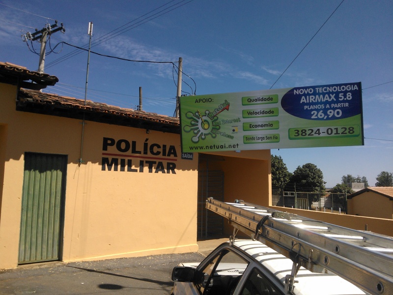 OLHEM PARA O DETALHE, UMA MAXX STATION INSTALADA NO CANTO ESQUERDO, 6MB DE BANDA PARA A PM DE LAGOA FORMOSA