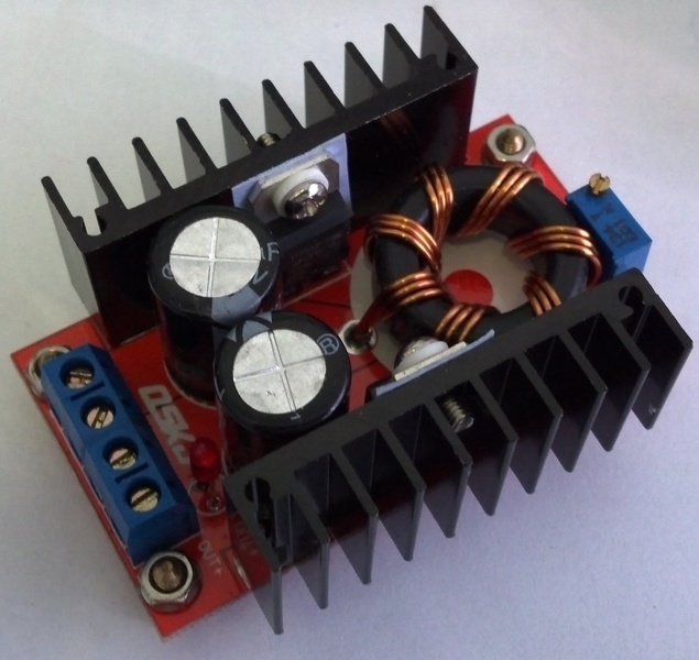 DC 12V par 24V 150W Conversor elevador de tensão

Descrição:
• Propriedades do módulo: módulo de step-up não isolado (boost)
• Tensão de entrada: 10-32V
• Tensão de saída: 12-35V (ajustável)
• Corrente de saída: 10A (MAX)
• Corrente de entrada: 16A (MAX) (Por favor melhorar a dissipação de calor, se mais de 10A)
• Potência de saída: natural de resfriamento 100W (MAX), melhorar a dissipação de calor 150W (MAX)Fácil de conduzir 65W 90W notebook dual-core. Use uma unidade de bateria 19V notebook 3.42A 12V, a temperatura do módulo cerca de 45 ° c
• Eficiência de conversão: 94% (medido a entrada 16V, saída de 19V 2.5A)
• Ripple de saída: 2% (MAX) 20M de largura de banda
• Temperatura de Operação: Industrial (-40 ° C a +85 ° c) (temperatura ambiente superior a 40 ° C, o consumo de energia mais baixo, ou para melhorar a dissipação de calor)
• carga completa aumento de temperatura: 45 ° c
• Sem carga atual: 25mA típico
• Regulação de tensão: ± 0,5%
• velocidade de resposta dinâmica: 5% 200US
• Proteção contra curto-circuito: Nenhum (por favor, fusíveis instalar e circuitos de proteção na porta de entrada.)
• Entrada de Proteção reversa da polaridade: Nenhum (por favor diodo Series na porta de entrada.)
Algumas Aplicações:
• DIY uma saída ajustável de alimentação do veículo, ligar a entrada de 12V, e o produto pode ser 14-35V (ajustável livremente), No entanto, a tensão de saída não pode ser menor do que a tensão de entrada.
• Carro de alimentação laptop: conectado à tomada de 12V, a regulação da tensão de saída como sua necessidade notebook.
• Aumentar carregador. Você pode usar a fonte de alimentação de 12V para carregar a bateria mais de 12V, por exemplo, 24V bateria.

Valor: R$ 80.00 + Frete
Qtd: 10 pç