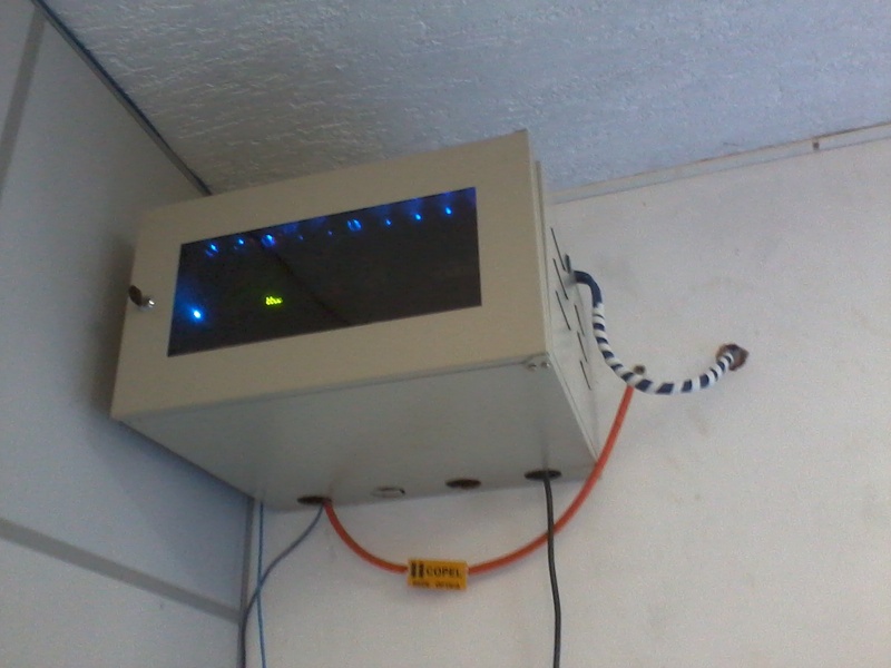 link + servidor mikrotik suficiente pra atender até 200 clientes tranquilo... tudo num rack 6U