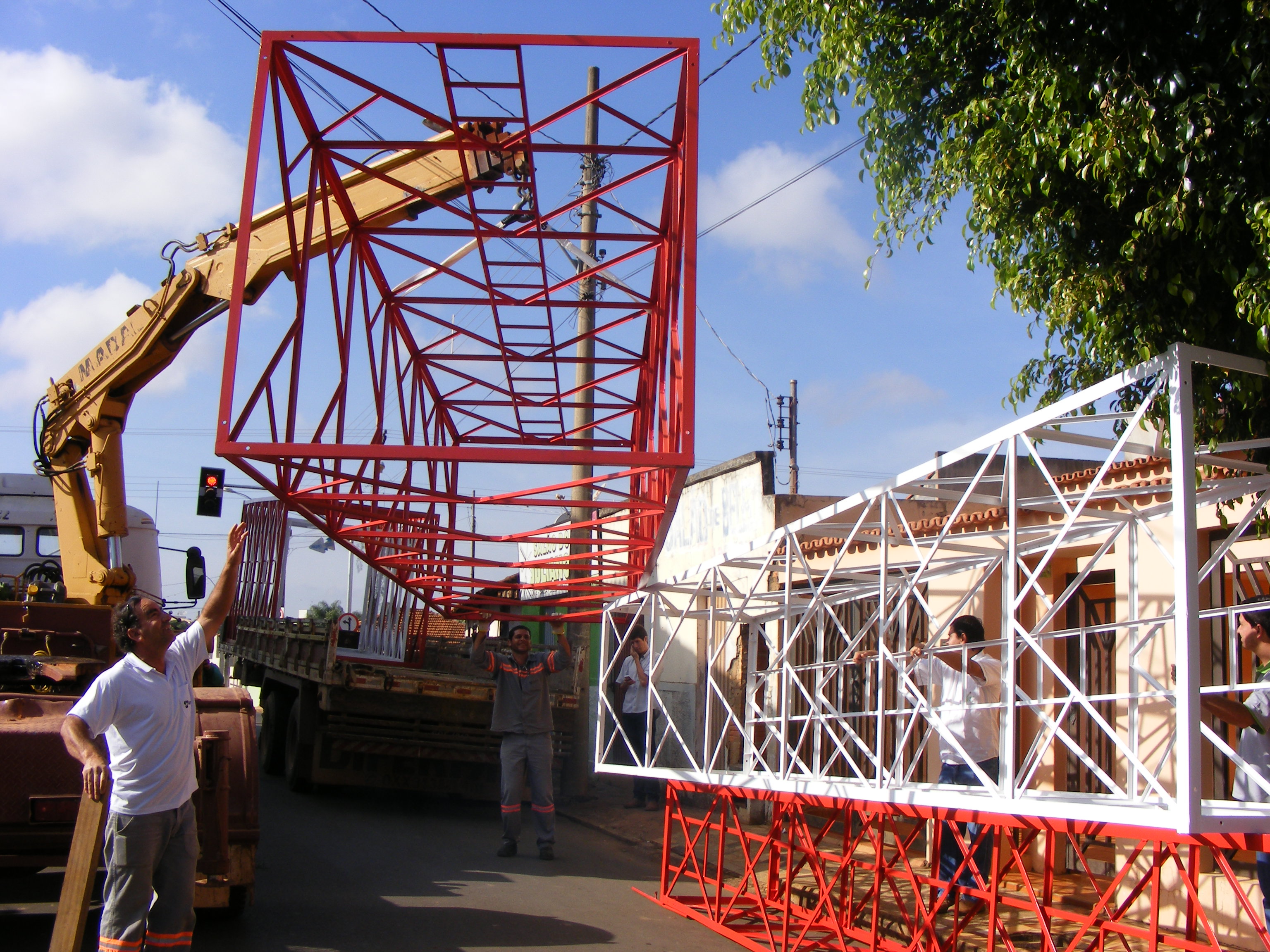 Primeira parte da torre, como deu trabalho para tirar da carreta