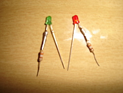 Clique na imagem para uma versão maior

Nome:	         P132__Resitores_soldados.jpg
Visualizações:	1429
Tamanho: 	103,8 KB
ID:      	54319