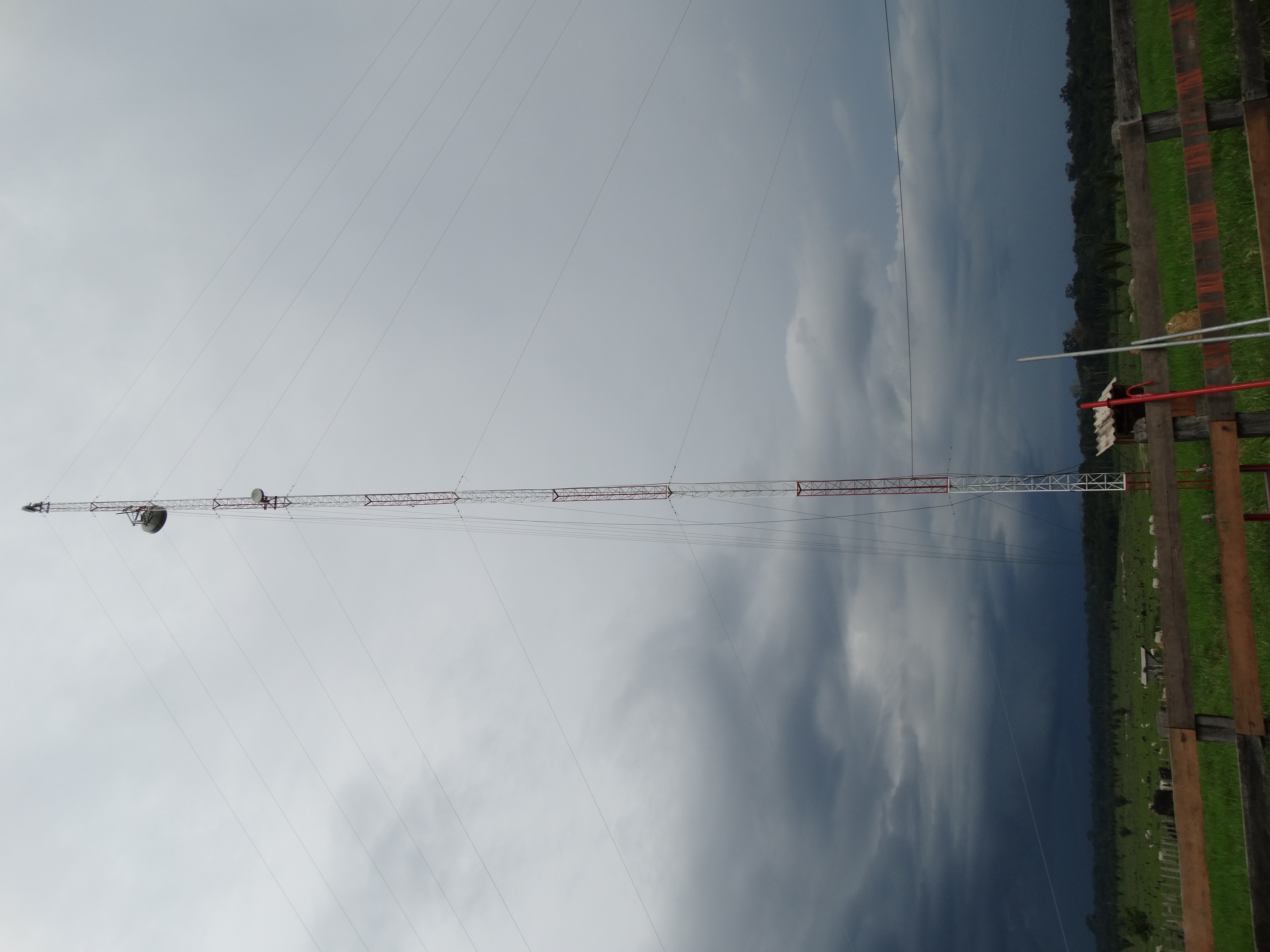 INSTALAÇAO DE TORRE ESTAIADA EM PORTO VELHO PELA GR INTERNET
