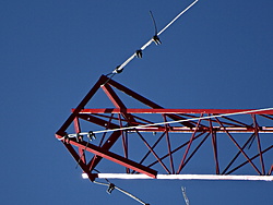 TORRE 46,5 METROS ESTAIADA...
