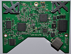 Clique na imagem para uma versão maior

Nome:	         unifi-apac-lite_pcb_front.jpg
Visualizações:	255
Tamanho: 	787,8 KB
ID:      	64241