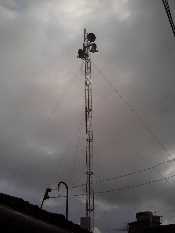 Tempo escuro, não aconselhavel subir em torres ou instalar antenas clientes, rsrsrrs...