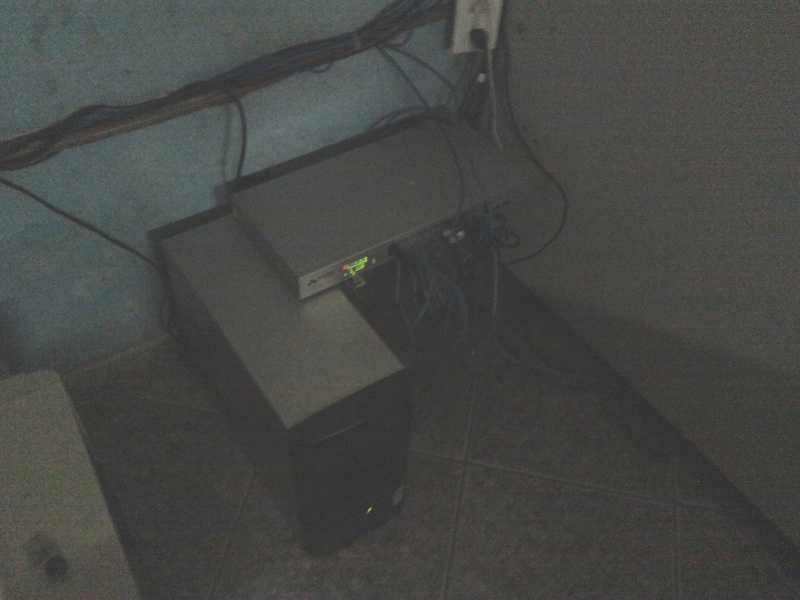 MK + SWITCH PLANET  = LAN HOUSE